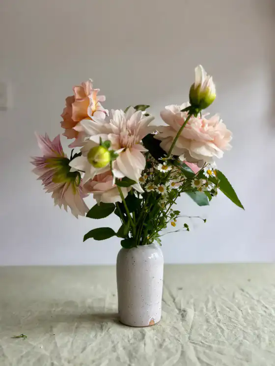 Vase- Medium image 1