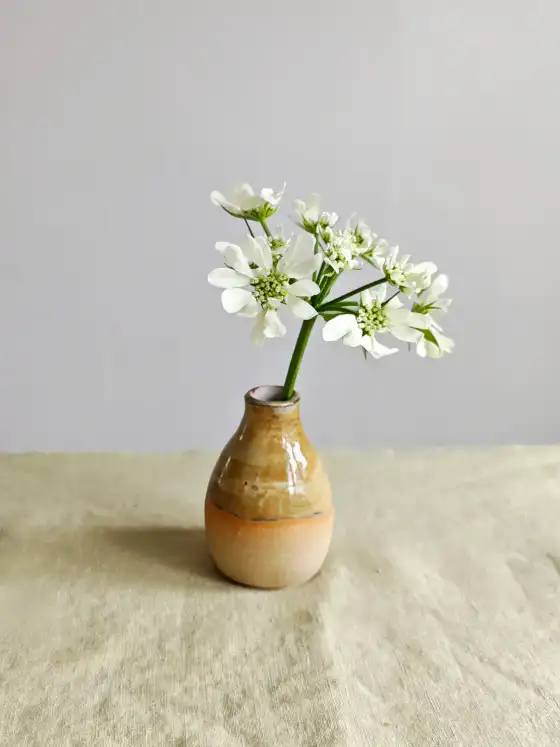 Bud vase image 1