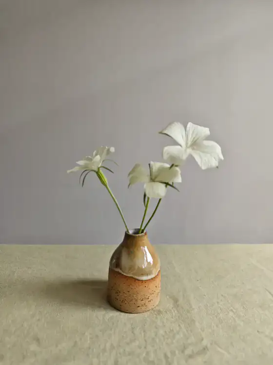 Bud vase image 1