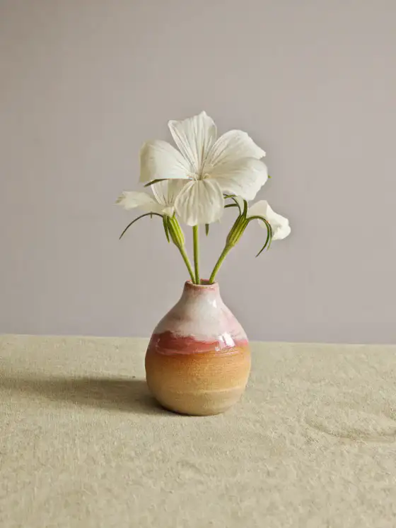 Bud vase image 1