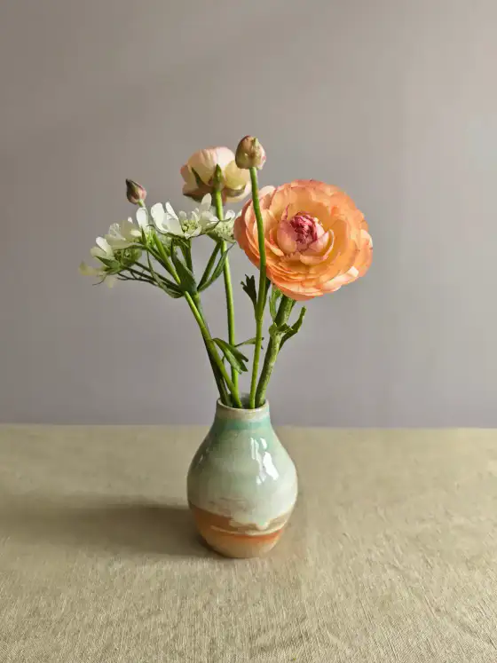 Bud vase image 1